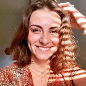 Meet your Posher, Rhian